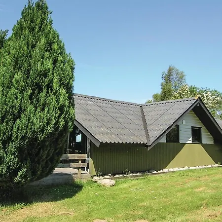 Three-bedroom Holiday In Tranekar